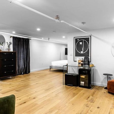 King Bed, The Phenix Historic Hotel, Spacious, Room # 406 Bangor Esterno foto